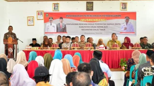 Sekretaris Daerah Sinjai, Andi Jefrianto Asapa, saat memberikan sambutan di musrenbang Sinjai Timur, Kamis (07/03/2024). (Istimewa)