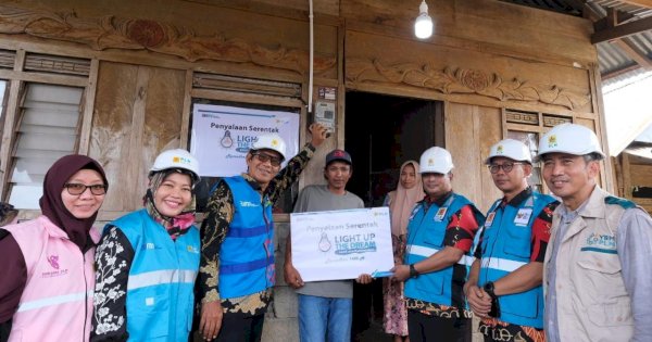 Ramadan 1445 Hijriah, Program Donasi Insan PLN UID Sulselrabar dan Icon Plus Bantu Nyalakan Sambungan Listrik 219 Rumah