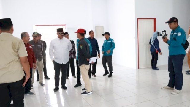 Bupati Kutai Kartanegara Edi Damansyah, meninjau Kantor Kecamatan Kembang Janggut yang baru diresmikan, Sabtu (16/03/2024). (Istimewa)