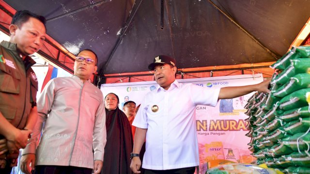 Pj Gubernur Bahtiar Lanjutkan Peninjauan Safari Ramadan Gerakan Pangan Murah  Makassar di Tiga Titik