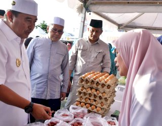 Safari Ramadan Pj Gubernur Sulsel Dirangkaikan Gerakan Pangan Murah di CPI