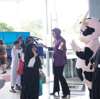 Berbagi Kebaikan di Ramadan, Mercure Makassar Ajak Anak Panti Menginap dan Buka Bersama