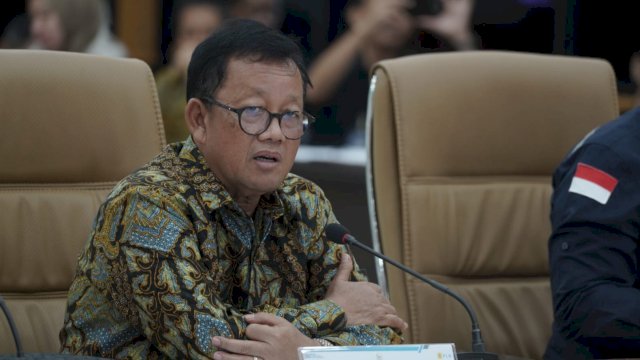 Ketua Komisi VII DPR RI, Sugeng Suparwoto, mengapresiasi kesiapsiagaan PLN dalam memberikan pelayanan prima dan listrik yang andal selama perayaan Idul Fitri khususnya di Sulawesi Selatan, Sulawesi Tenggara dan Sulawesi Barat. (Istimewa)