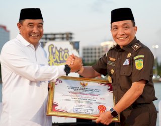 Leonard Simanjuntak Pamit Pindah Tugas, Pj Gubernur Sulsel Berikan Penghargaan