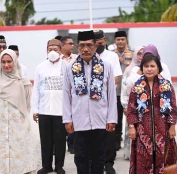 Kakanwil Kementerian Hukum Dan Ham Sulsel Minta Jajarannya Kenakan Batik Rongkong
