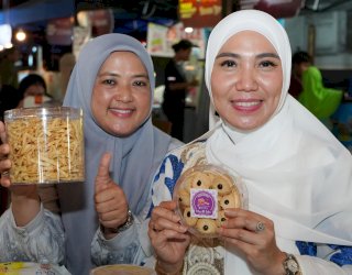 Kunjungi Pasar Ramadan Mulo, Sofha Marwah Bantu Promosikan Produk UMKM