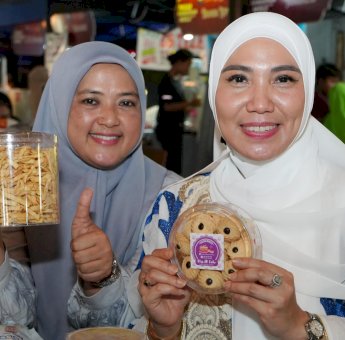 Kunjungi Pasar Ramadan Mulo, Sofha Marwah Bantu Promosikan Produk UMKM