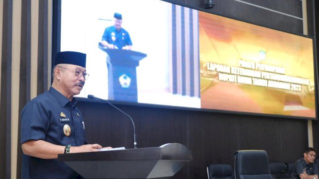 Wabup Gowa Abd Rauf Malaganni di sela-sela memberikan pandangan usai menyerahkan Laporan Keterangan Pertanggungjawaban (LKPj) Tahun Anggaran 2023, di Ruang Rapat Paripurna DPRD Gowa, kemarin. (Dok. Humas Gowa)