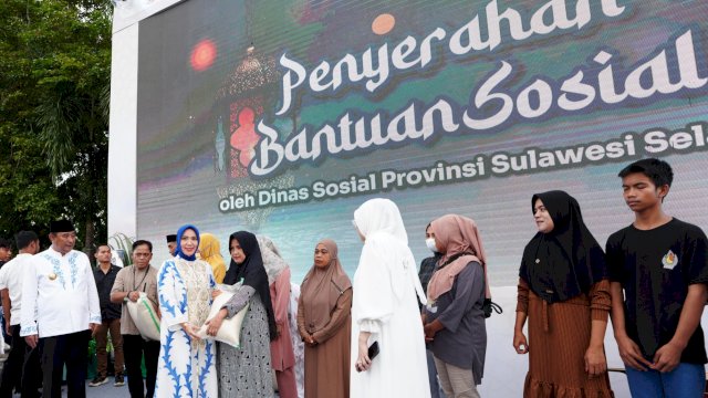 Hadiri Buka Puasa Akbar dan Peringatan Malam Nuzulul Qur’an, Sofha Marwah Bahtiar Serahkan Sejumlah Bantuan