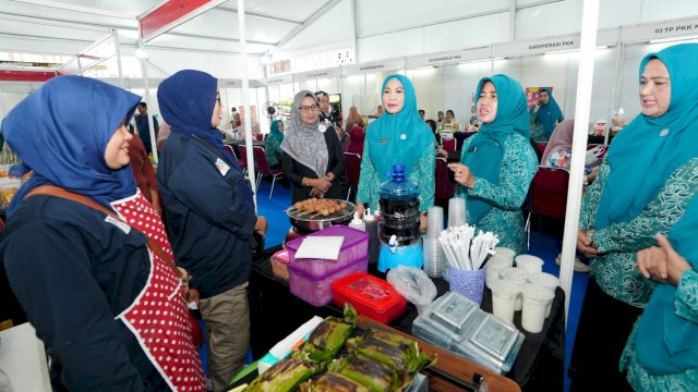 Tim Penggerak PKK Sulsel menggelar Ramadan Festive 2024, yang dilaksanakan di Halaman Kantor PKK Sulsel, Kamis (28/03/2024). (Istimewa)