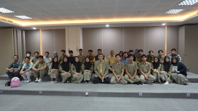 Kalla Institute menggelar Business Camp bertajuk "Membentuk Entrepreneur Mindset (Kunci Sukses Generasi Muda Sukses)", di Auditorium Kampus Kalla Institute, Lt 6 Office Building NIPAH PARK, kemarin. (Dok. Kalla Institute)