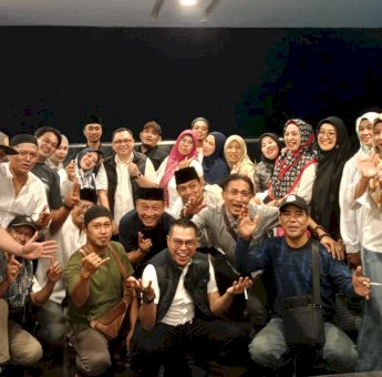 Manfaatkan Momen Ramadan, IKA 98 Smandel Makassar Berbagi Takjil dan Buka Puasa Bersama