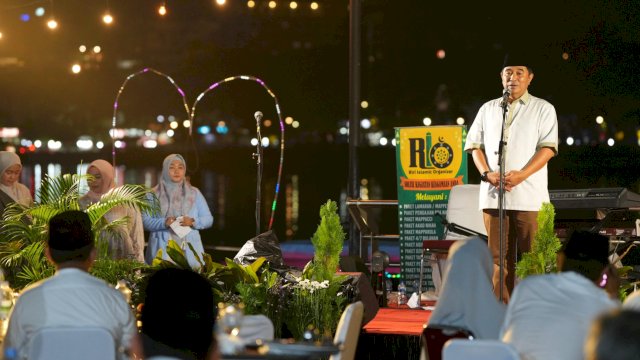 Pj Gubernur Sulsel Bahtiar Baharuddin, memberikan sambutan saat Buka Puasa Bersama pimpinan Perguruan Tinggi, Ketua BEM dan IKAPTK se-Sulsel, Sabtu (30/03/2024). (Istimewa)