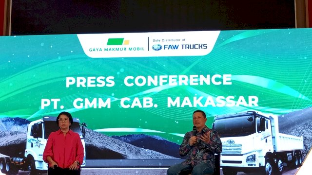 Direktur Sales Marketing PT GMM Surijani (kiri) bersama Direktur Utama PT. Gaya Makmur Mobil (GMM) Frankie Makaminang saat menghadiri Prescon Grand Opening Cermony GMM Makassar, di Sandeq Room, Hotel Claro Makassar, kemarin. (Dok. Chaerani/Republiknews.co.id)