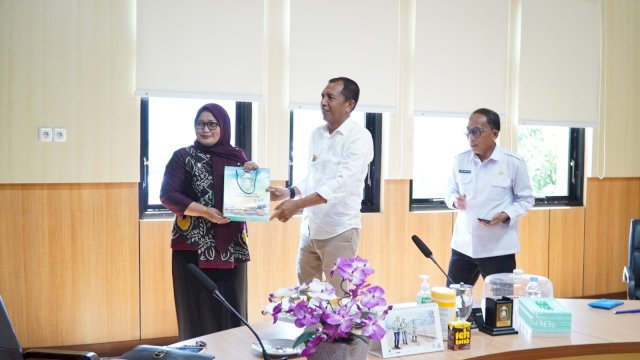 Ketua PN Parepare Khusnul Khatimah Pindah Tugas, Pj Wali Kota Parepare Akbar Ali Pimpin Pelepasan