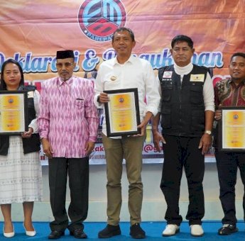 Pj Wali Kota Akbar Ali Terima Penghargaan dari FMB