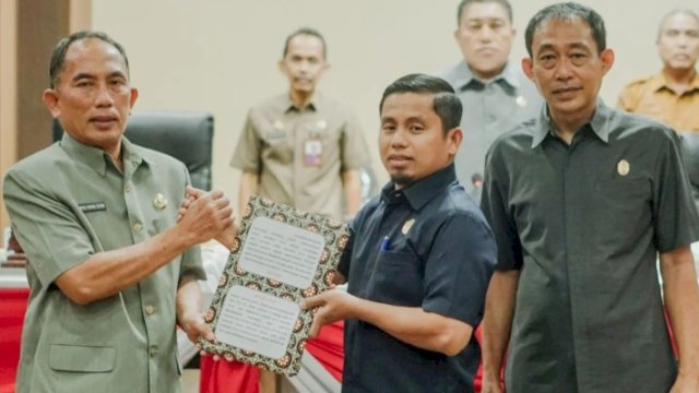 Pemkot Parepare &#8211; DPRD Gelar Rapat Paripurna Penyerahan RPJPD 2025-2029