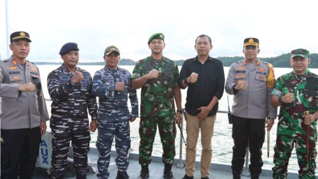 Pj Wali Kota Parepare Bersama Forkopimda Kunjungi Kapal Angkatan Laut Birang di Pelabuhan Nusantara