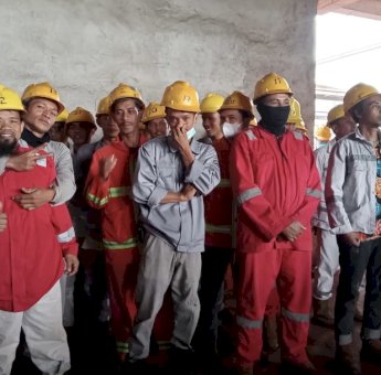 Khidmat, Cerita Ustadz Juswandi Soal Suasana Salat Jumat di Hengsheng New Energy Material&nbsp;