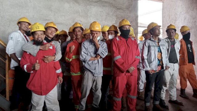 Karyawan Hengsheng New Energy (HNE) saat bersiap melaksanakan ibadah salat Jumat belum lama ini. (Foto: Istimewa)