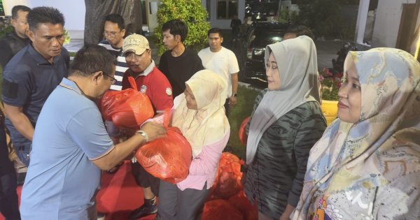 Di Malam Ramah Tamah HUT Lutra, Muhammad Fauzi Serahkan Bantuan untuk Para Korban Banjir