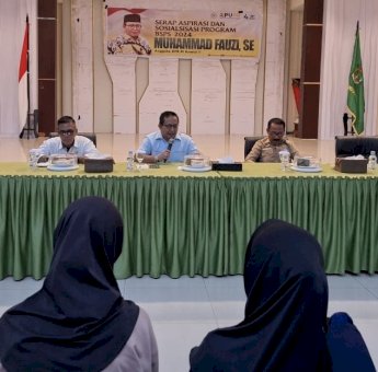 Muhammad Fauzi Temui Ratusan Masyarakat Masamba Penerima Program Bedah Rumah