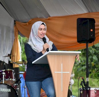 Indah Putri Indriani Apresiasi Camp Pemuda PPGT Klasis Sangbualambe