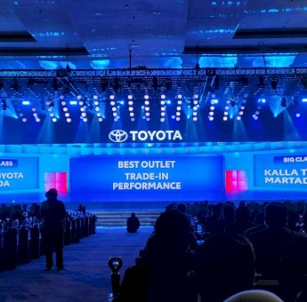 Kalla Toyota Juanda dan Martadinata Raih Penghargaan Best Outlet Trade-in Perfomance