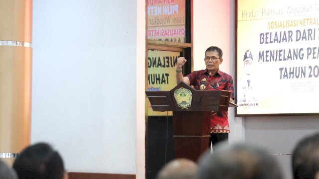 Pj. Sekretaris Daerah Kabupaten Gowa, Abd Karim Dania, pada Sosialisasi Netralitas ASN Lingkup Pemkab Gowa, di Baruga Karaeng Galesong, Kantor Bupati Gowa, kemarin. (Dok. Humas Gowa)