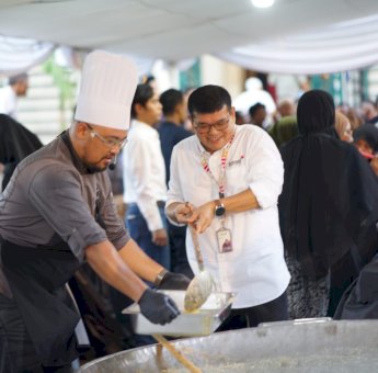 Berbagi 1.500 Porsi Menu Berbuka untuk Warga, Indosat Manfaatkan UMKM Lokal Makassar