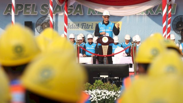 Direktur Utama PLN Darmawan Prasodjo, di sela-sela Apel Siaga Kelistrikan Nasional, di Pembangkit Listrik Tenaga Gas dan Uap (PLTGU) Gresik, Jawa Timur, Sabtu, (06/04/2024). (Dok. Humas PLN UIP Sulawesi) 