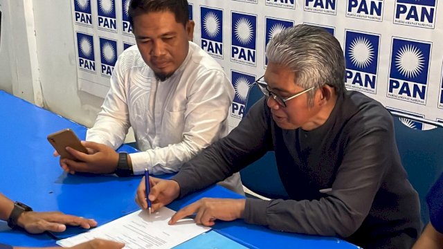 Tasming Hamid Diwakili Dua Mantan Legislator Parepare Ambil Formulir Penjaringan Cawalkot di PAN