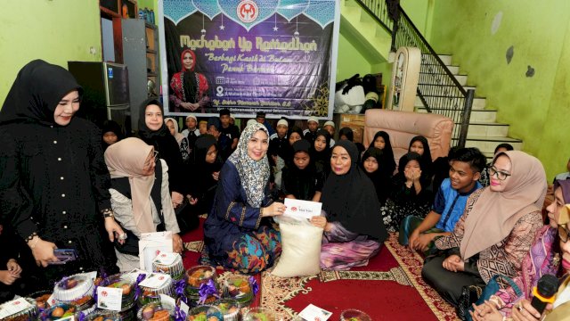 Pj Ketua Dekranasda Sulsel Sofha Marwah Bahtiar, saat melakukan kunjungan ke Panti Asuhan Mawaddah Kota Makassar, Minggu (07/04/2024). (Istimewa)