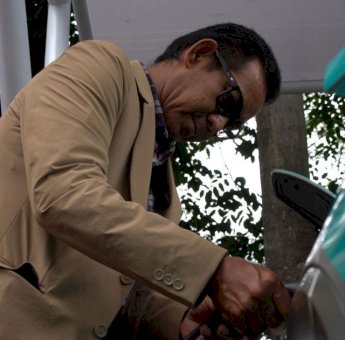 Rasakan Kemudahan Isi Daya di SPKLU PLN, Ini Kata Pengguna Kendaraan Listrik Saat Mudik Idul Fitri 1445 H