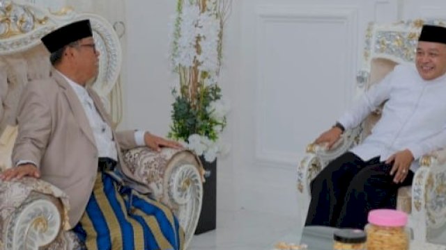 Wakil Bupati Soppeng Luthfi Halide, berbincang dengan Anggota DPR RI Supriansa. (Istimewa)