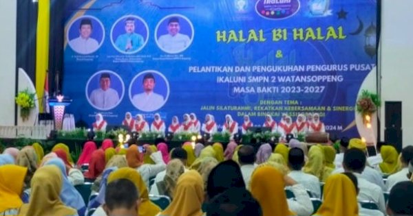 Bupati Soppeng Kaswadi Razak Lantik Pengurus Ikalumni SMP 2 Watansoppeng