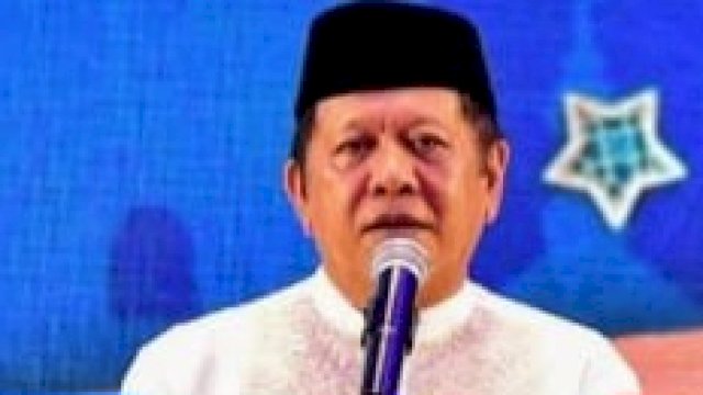 Bupati Soppeng Andi Kaswadi Razak, memberikan sambutan saat halal bihalal Kerukunan Keluarga Soppeng (KKS), Senin (15/04/2024). (Istimewa)