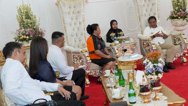 Pj Gubernur Sulsel Bahtiar Baharuddin, saat menerima Konsulat Jenderal Filipina Marry Jennifer Dominggo Dingal, Kamis (18/04/2024). (Istimewa)