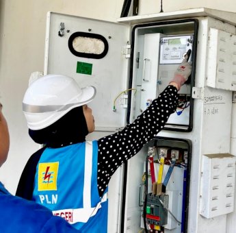 Srikandi Tangguh PLN Lalui Segala Tantangan Wujudkan Listrik Berkeadilan di Sulselrabar