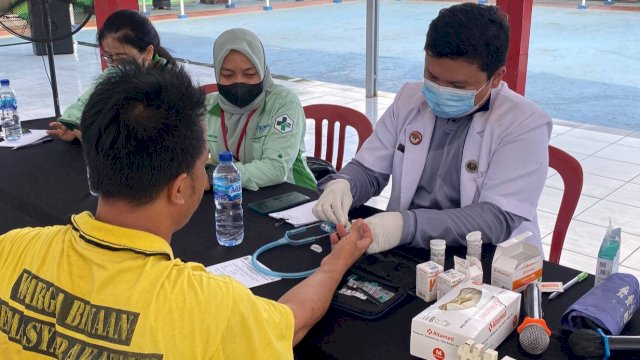 Lapas Narkotika Samarinda saat menggelar cek kesehatan jajaran dan warga binaan. (Istimewa)