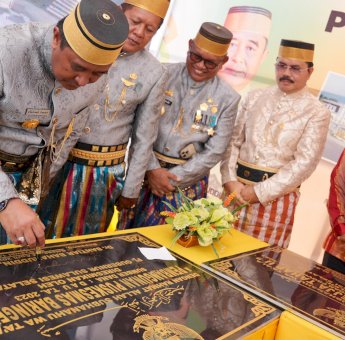 HUT ke 763 Soppeng, Pj Gubernur Bahtiar Serahkan Bantuan dan Resmikan Sejumlah Proyek