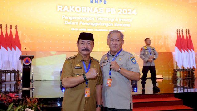 Wakil Bupati Gowa Abd Rauf Malaganni didampingi Kepala BPBD Kabupaten Gowa Ikhsan Parawansa saat menghadiri Rakornas Penanggulangan Bencana 2024, di Pullman Bandung Grand Sentral, Kota Bandung, Jawa Barat, kemarin. (Dok. Humas Gowa)