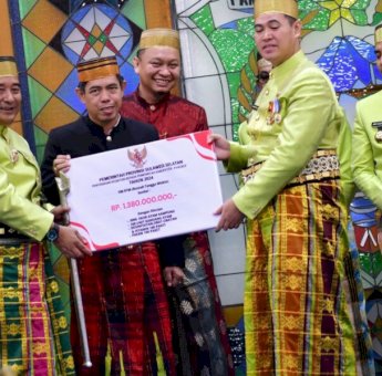 HUT ke 64 Pangkep, Pj Gubernur Sulsel Serahkan Bantuan dan Resmikan Proyek Pembangunan