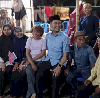 Andi Seto Gadhista Asapa Buka Puasa Bersama dan Bagi Sembako di Kelurahan Parang Tambung