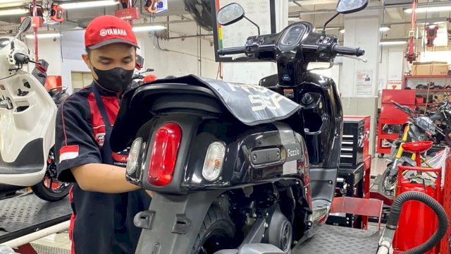Menjaga performa sepeda motor menjadi kewajiban para penggunanya dengan cara rutin melakukan perawatan di bengkel resmi Yamaha. (Foto: Istimewa)