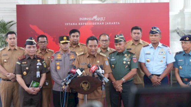 Pj Gubernur Sulsel Bahtiar Baharuddin, memberikan keterangan Pers usai menemui Presiden RI Joko Widodo di Istana Negara, Selasa (27/02/2024). (Istimewa)