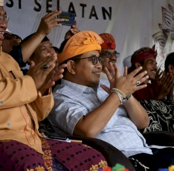 Sukseskan Utsawa Dharma Gita IX Tingkat Sulsel, Muhammad Fauzi Sumbang Hadiah Rp30 Juta