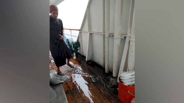 Catatan Mudik 2024: (10-Habis).&ldquo;Banjir&rdquo; di KM Tilongkabila