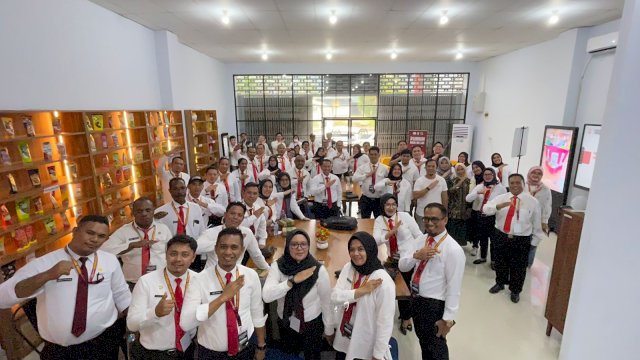 PKA Angkatan I dari berbagi daerah saat berkunjung ke Kantor Inkubator UMKM Kota Makassar. 
