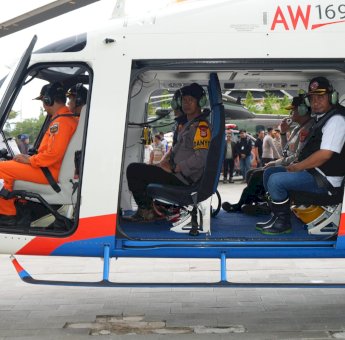 Koordinasi dengan Polda Sulsel, Pj Gubernur Bahtiar Kirim Bantuan ke Latimojong Luwu Gunakan Helikopter